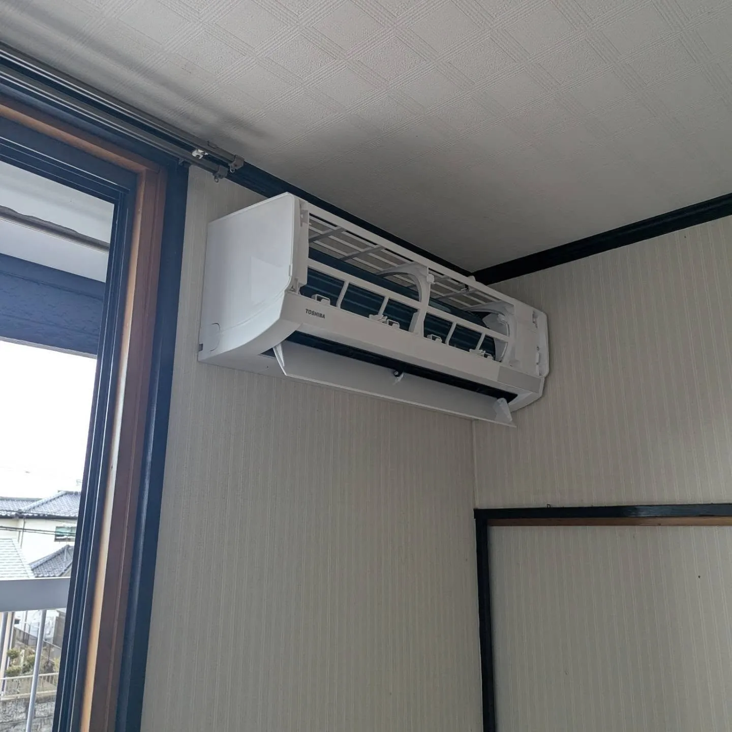 仙台市宮城野区でエアコンの新設工事行いました。