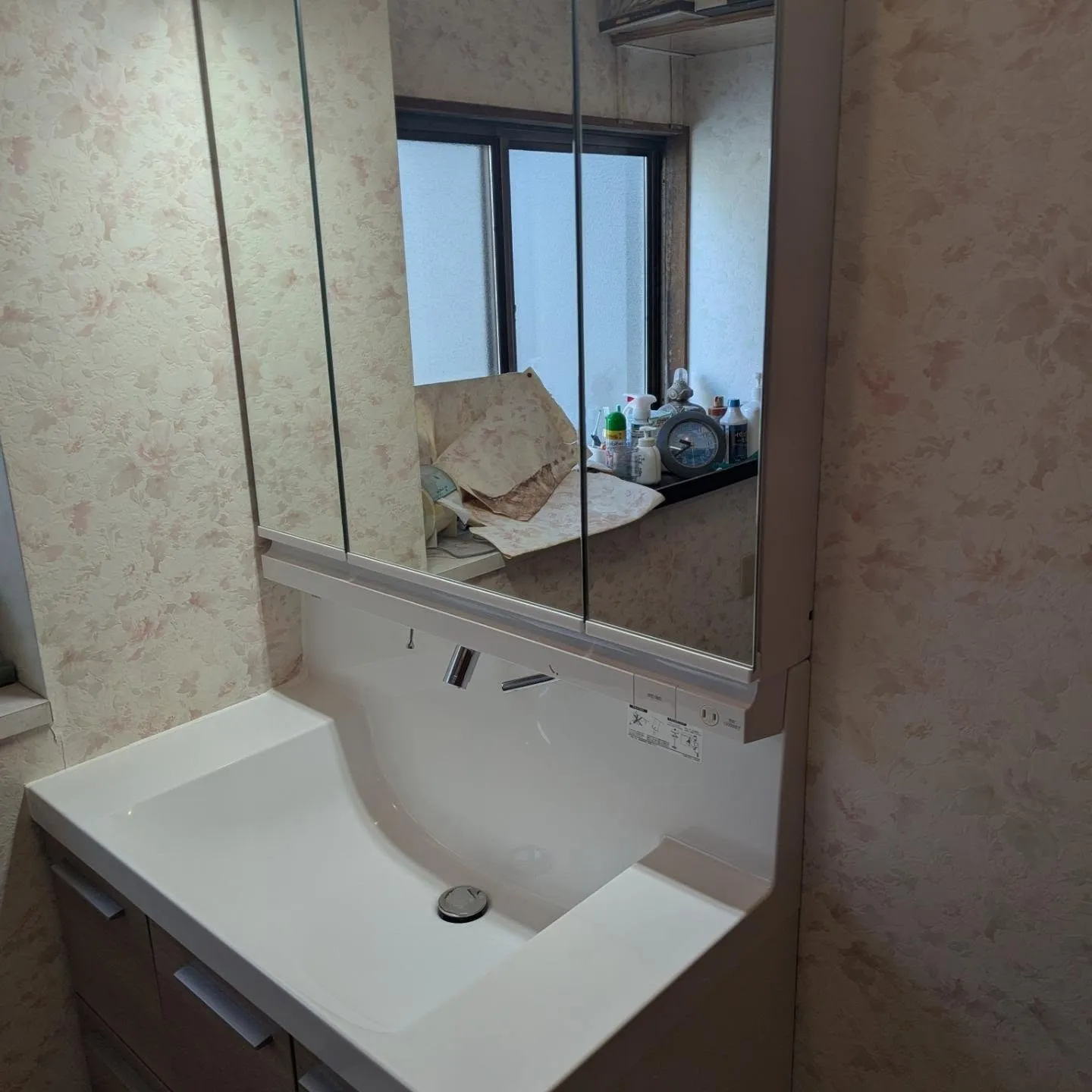 仙台市で洗面台の交換行いました。